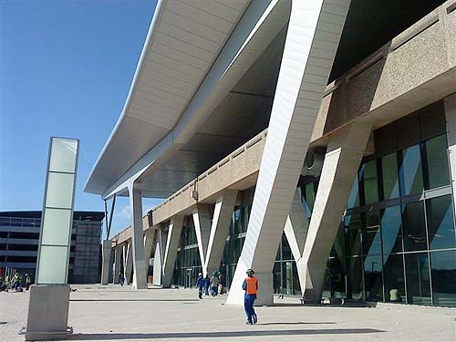 cpt-new-departure-building-21 Entrance to departure building