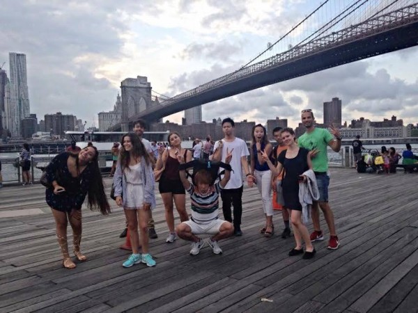 Student Ambassador Ivanna with EC NY students at Brooklyn Bridge Park