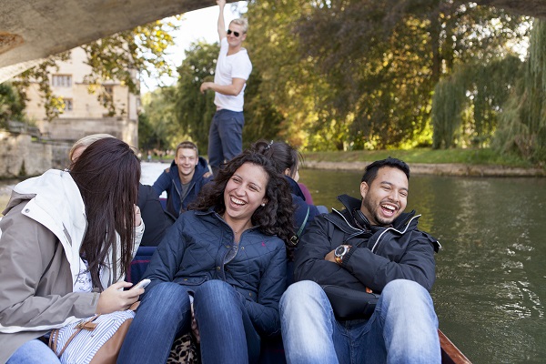Partecipa alle attivita di EC English a Cambridge