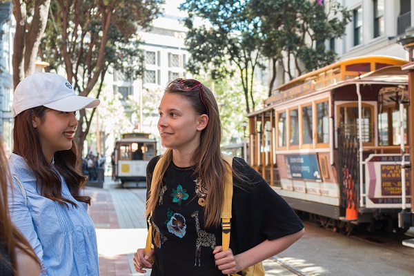 Visita San Francisco e parla inglese