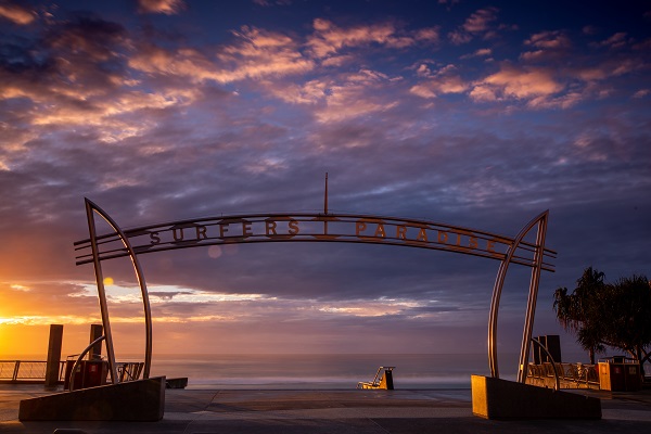 Pórtico de Surfers Paradise