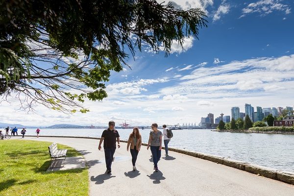 Estudantes em Vancouver
