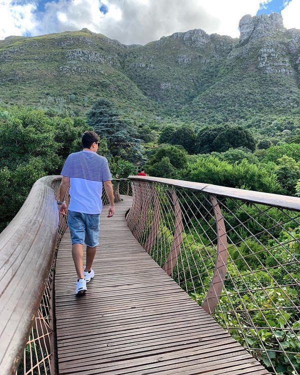 Estudante na Tree Canopy Walkway
